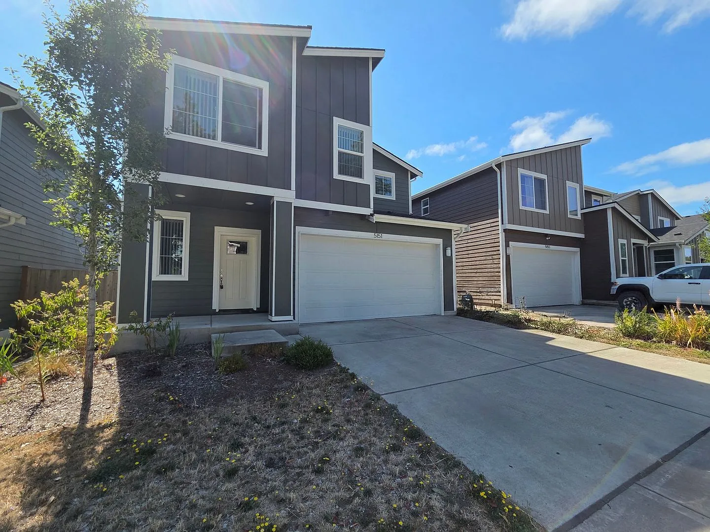 Five Bedroom For Rent In West Hills! Fenced Yard, Laminate Flooring, Pets Okay! — Photo 1