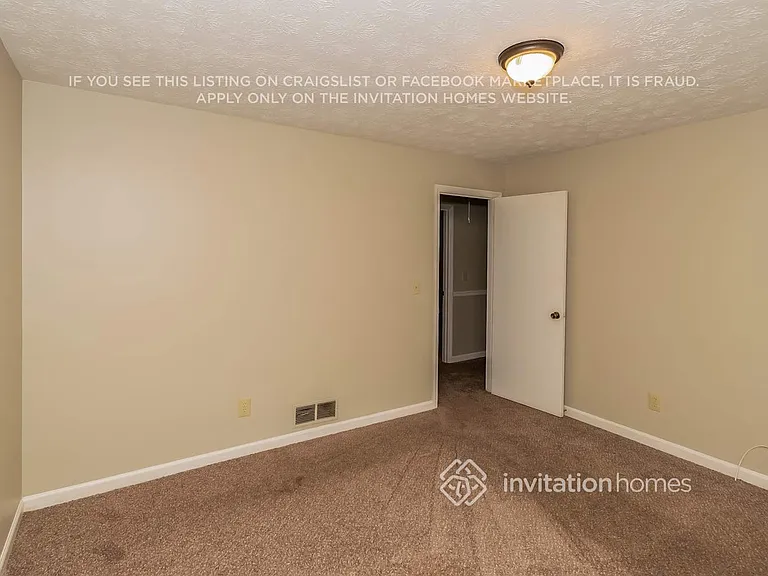 2764 Michelle Cir — Photo 11