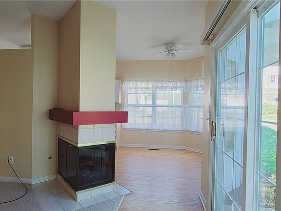 5th image of 76 Vista Cir