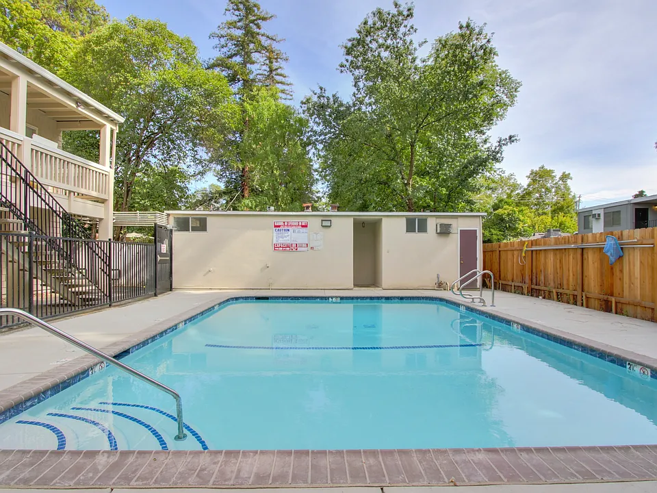 745 F St #10