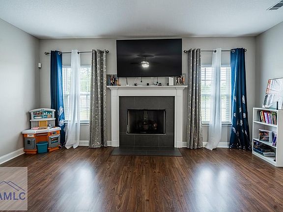 4th image of 157 Rutledge Dr