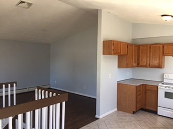 3rd image of 300 Woodbine St