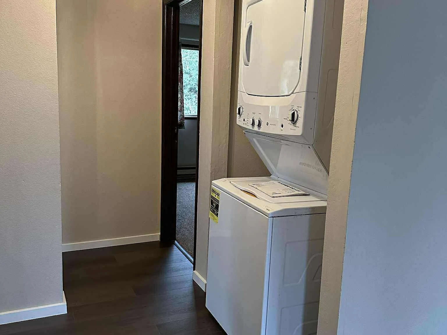 2 bed, 850 sqft, $2,100 — Photo 2