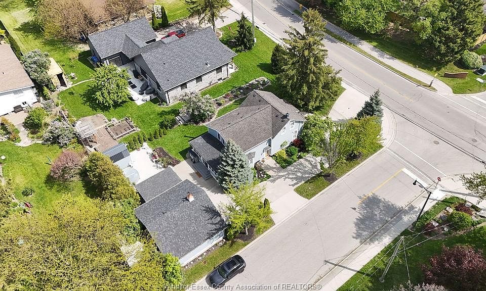 1st image of 14242 Tecumseh Rd E