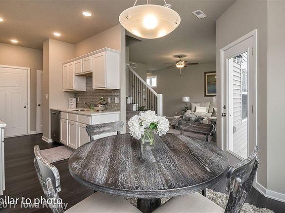 4th image of 2812 Lois Ln