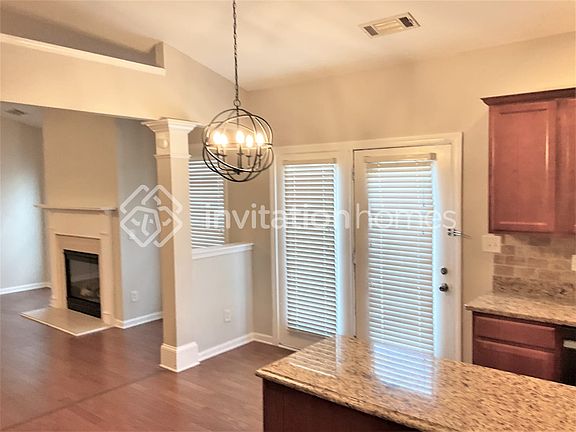 5th image of 996 Westmoreland Ln