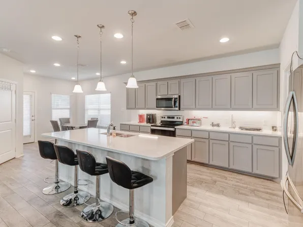 4021 Aurora Ln, Heartland, TX 75126