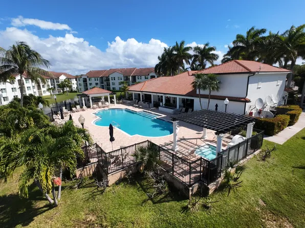 615 Villa Cir #615, Boynton Beach, FL 33435