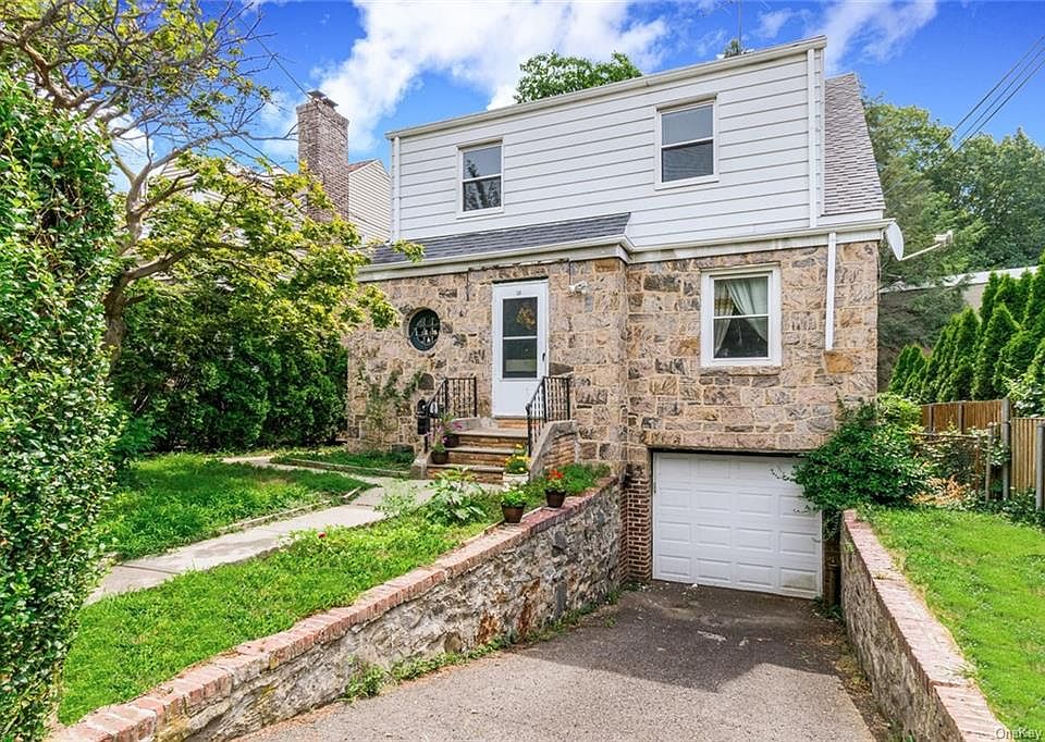 1st image of 10 McCollum Pl
