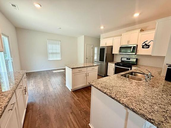 3rd image of 13023 Newburgh Green Dr