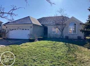 27855 Lauren St N, Harrison Township, MI