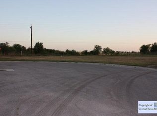 672 Oak Creek Pkwy, Seguin, TX 78155