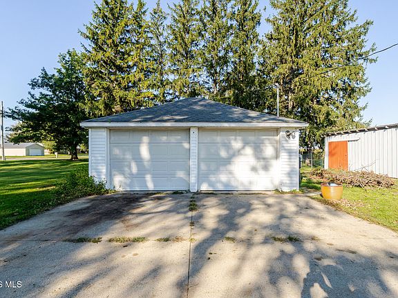 3rd image of 10246 Road P9