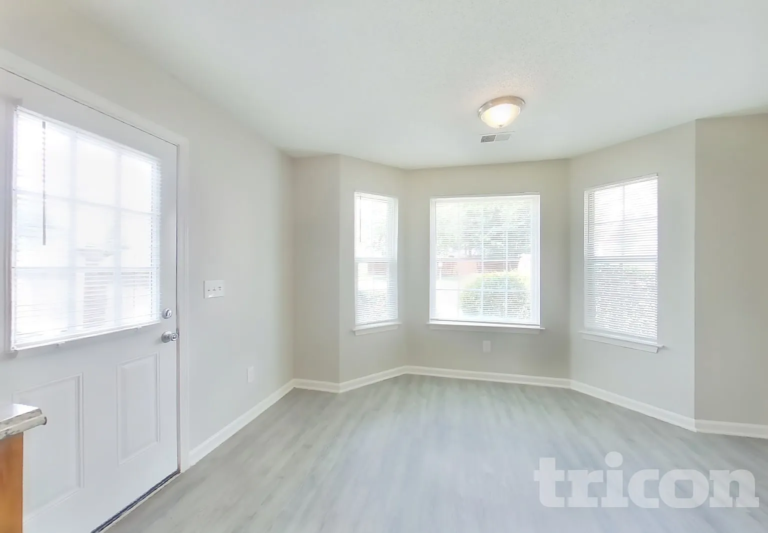 120 Oakbrook Village Road Columbia SC — Photo 4