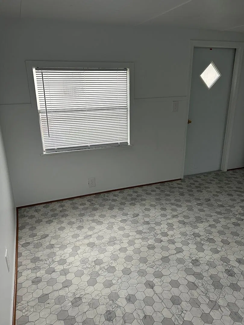 208 Spruce St — Photo 3
