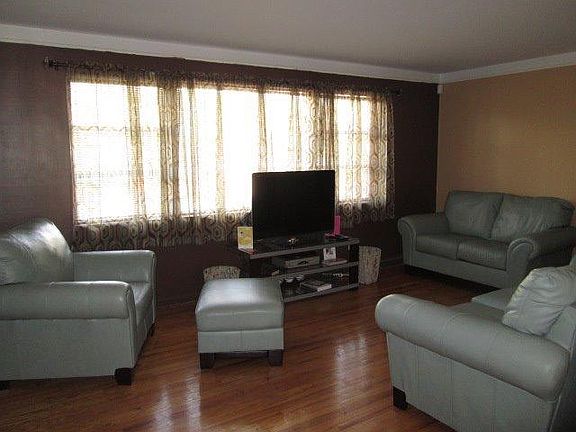 3rd image of 2859 Almester Dr