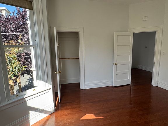 5th image of 674 Ivy St