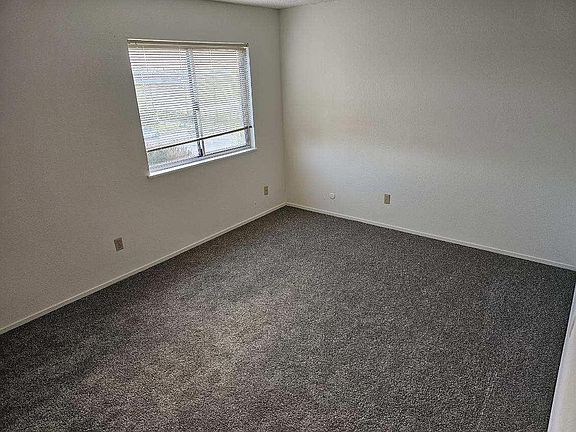 4th image of 830 D St APT 6