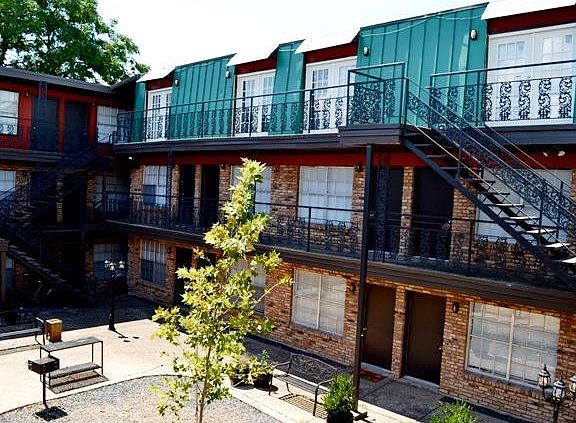 5th image of 311 E 31st St APT 208