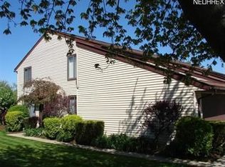 32693 Jefferson Dr #93, Solon, OH 44139