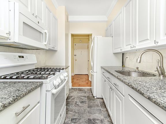 5th image of 3515 Henry Hudson Pkwy W #2C