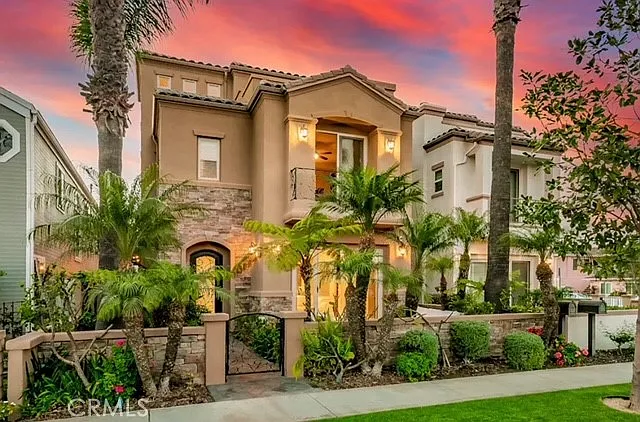 4 bed, 4.5 bath, 3860 sqft, $12,000 — Photo 1