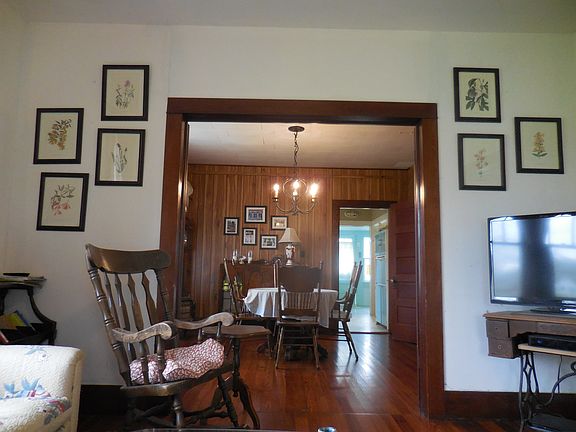 3rd image of 516 N Church