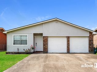 1815 Flamingo Dr, League City, TX 77573