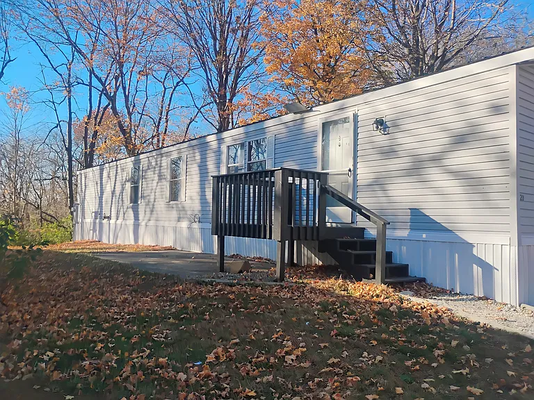1100 W Locust St #28 — Photo 5