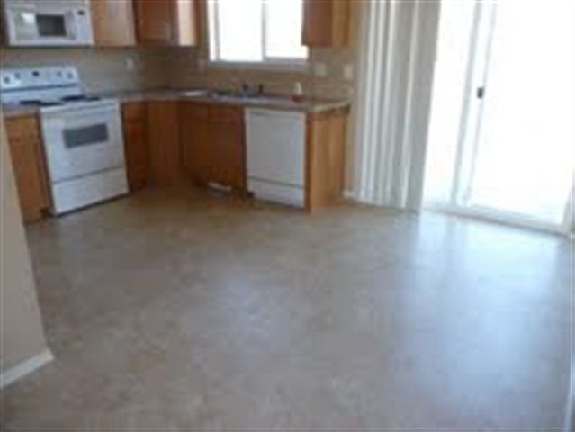 2nd image of 934 W 4th St