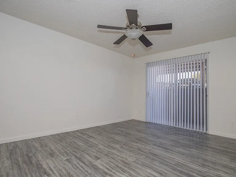 1325 W Guadalupe Rd — Photo 35