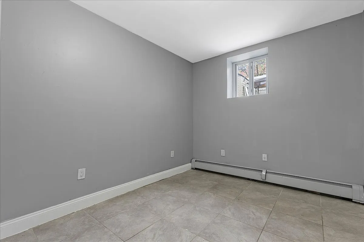 3 bed, 1260 sqft, $1,950 — Photo 4
