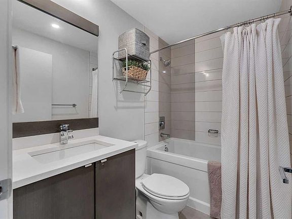 4th image of 323 N 20th Ave SW #220
