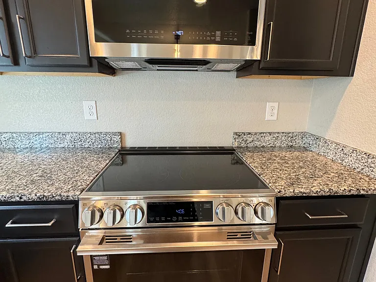 6802 Galpin Dr — Photo 4