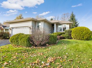 11355 Stonewater Xing, Huntley, IL 60142