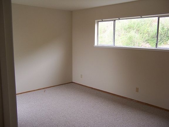 3rd image of 41 Crestline Dr APT 6