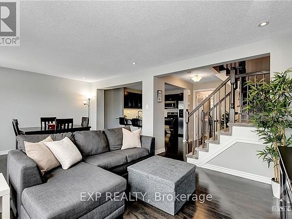 5th image of 181 Par La Ville Cir
