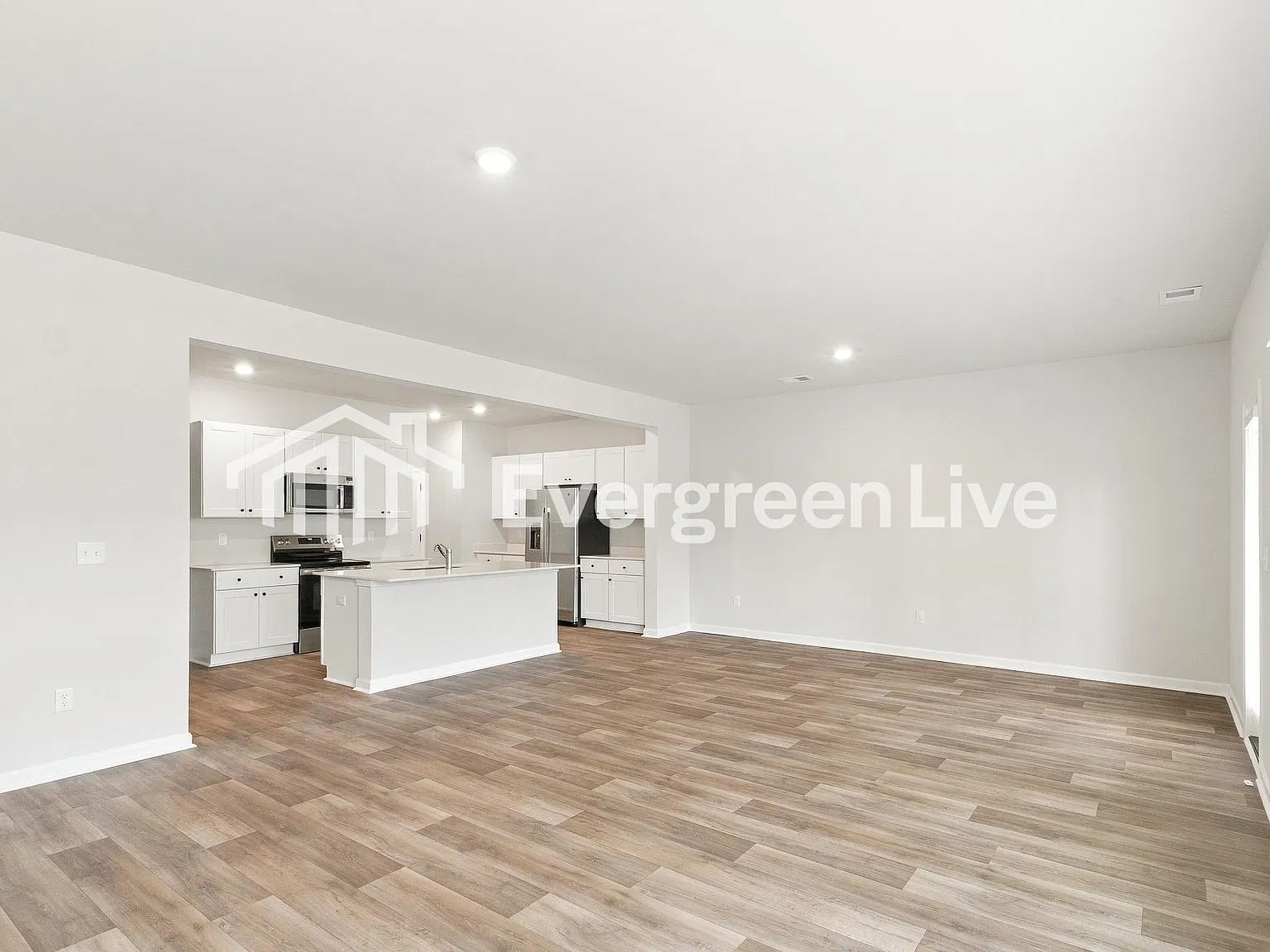 3 bed, 3.0 bath, 1935 sqft, $2,245 — Photo 2