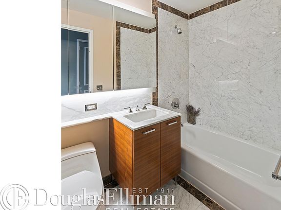 4th image of 415 Main St #Penthouse 1