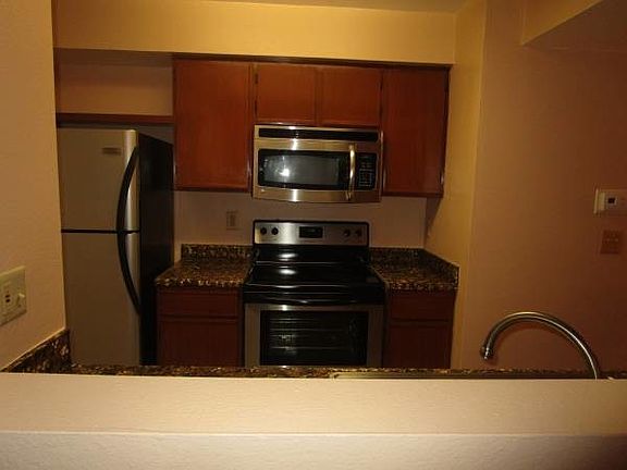 4th image of 3038 Parkway Blvd APT 202
