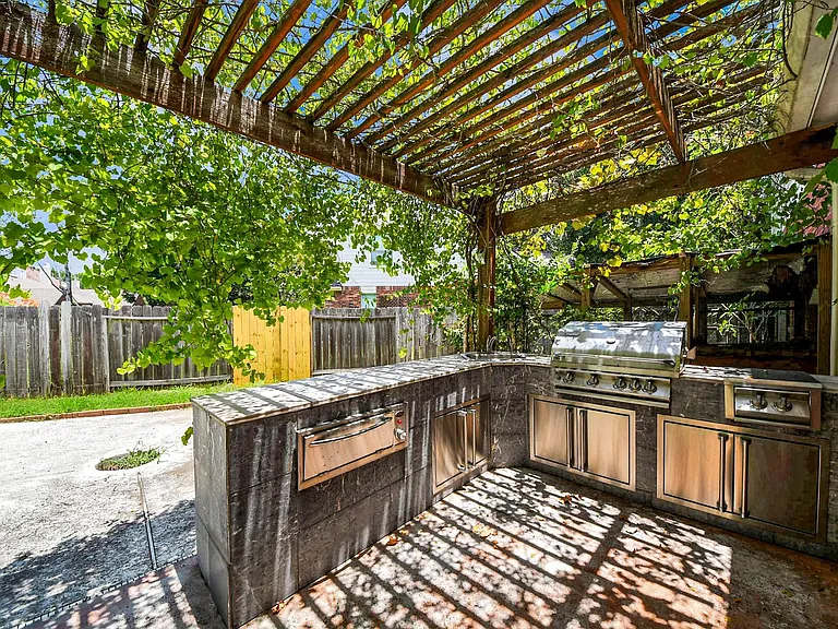 20510 Pioneer Bend Ct — Photo 41