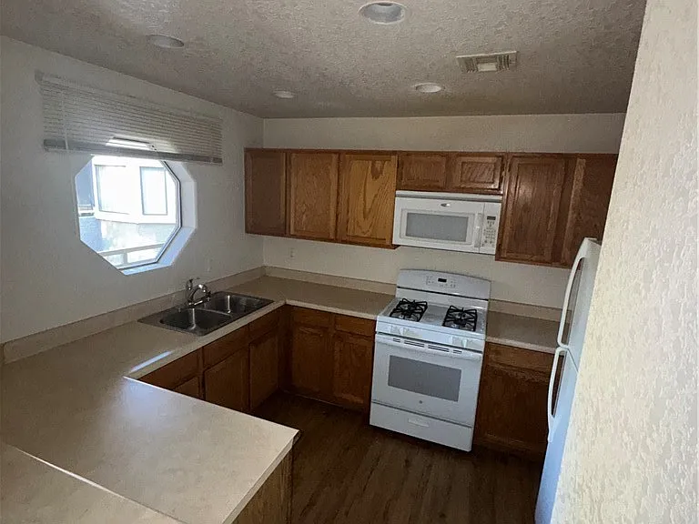 5050 S Rainbow Blvd #203 — Photo 16