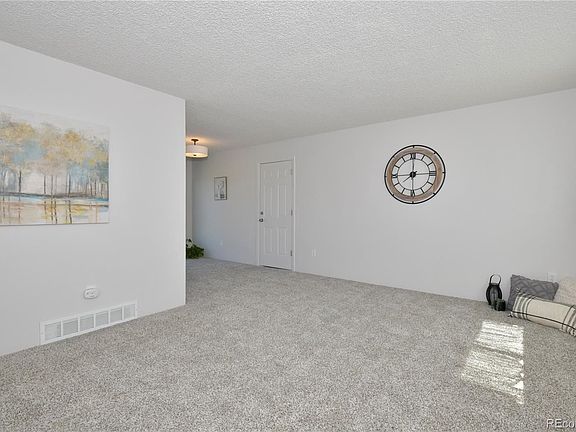 3rd image of 3277 Foxridge Dr