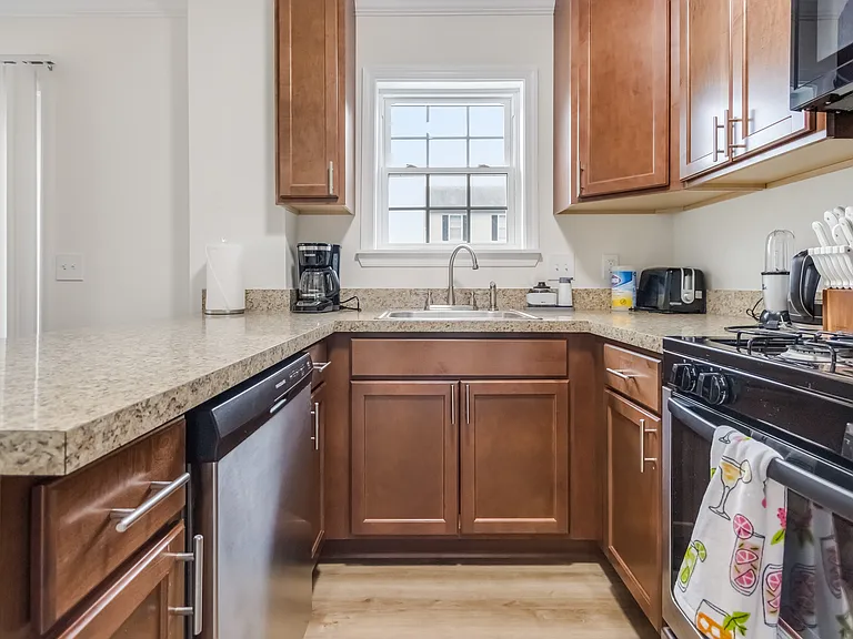 2706 Knox St SE #A — Photo 3