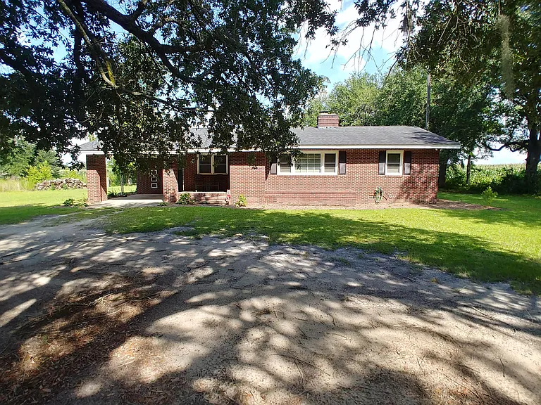 912 Hebron Rd — Photo 1
