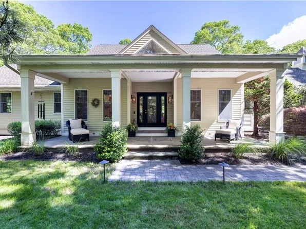 1110 Curtis Corner Rd, South Kingstown, RI 02879