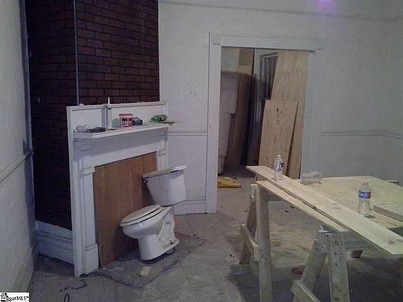 5th image of 104 Scruggs Ave