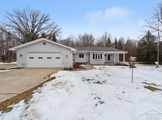 100 Hickson Dr, Merrill, MI 48637