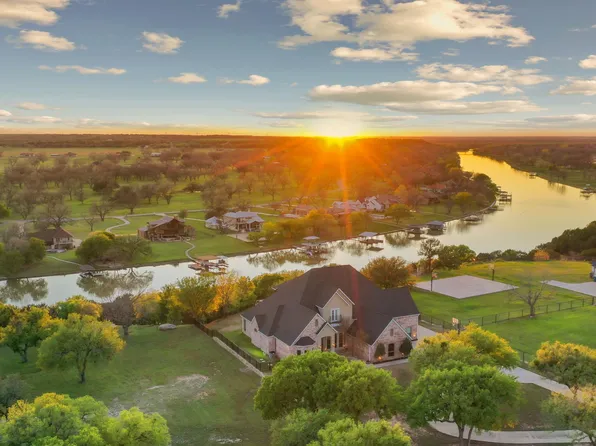 203 N River Buck Ct, Weatherford, TX 76087