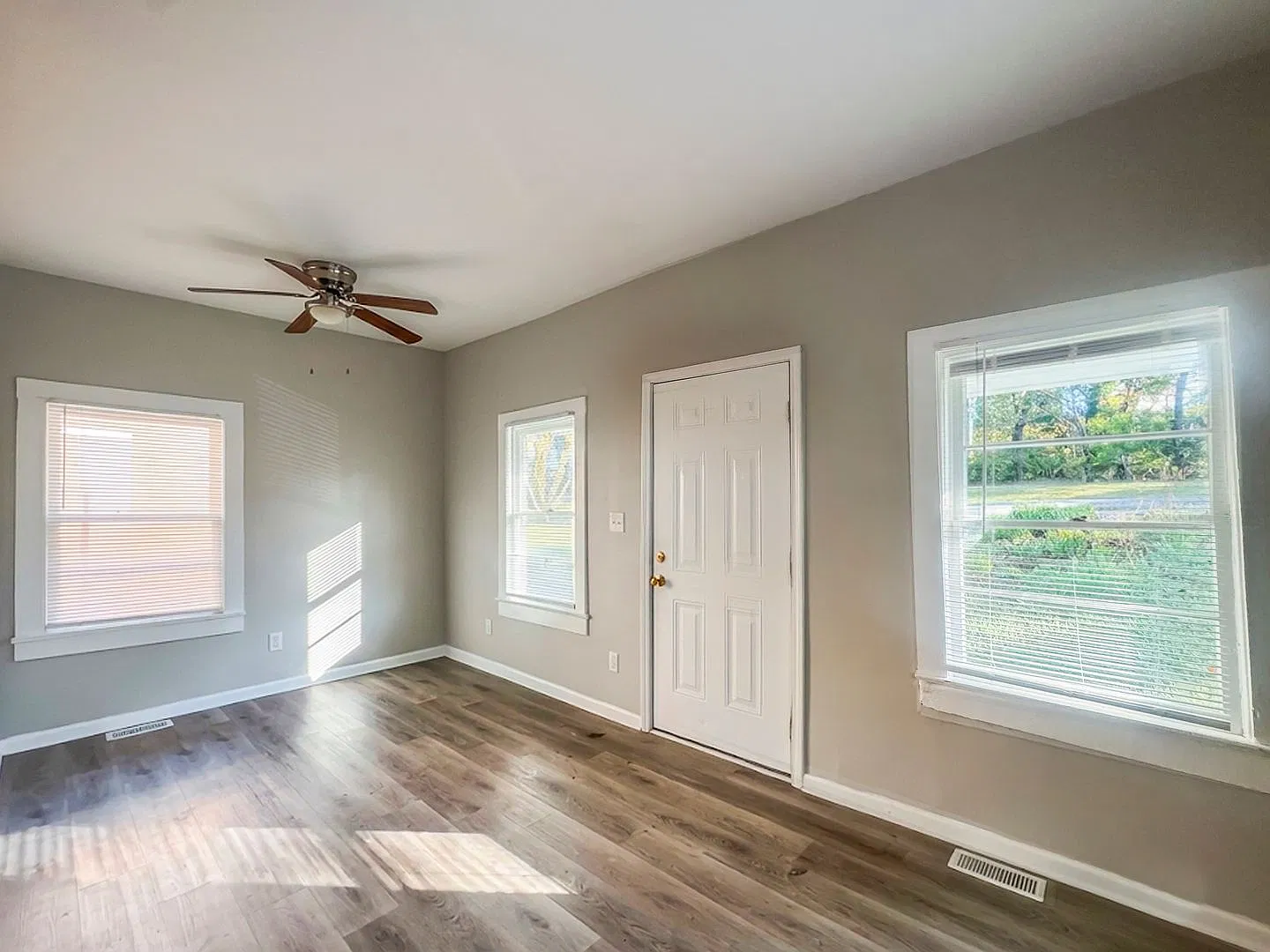215 Hartman Street — Photo 4